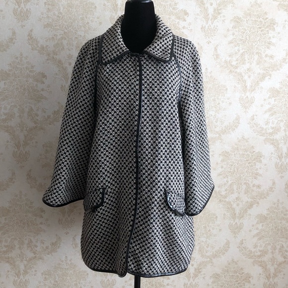 Spense bell sleeves coat - Picture 1 of 12